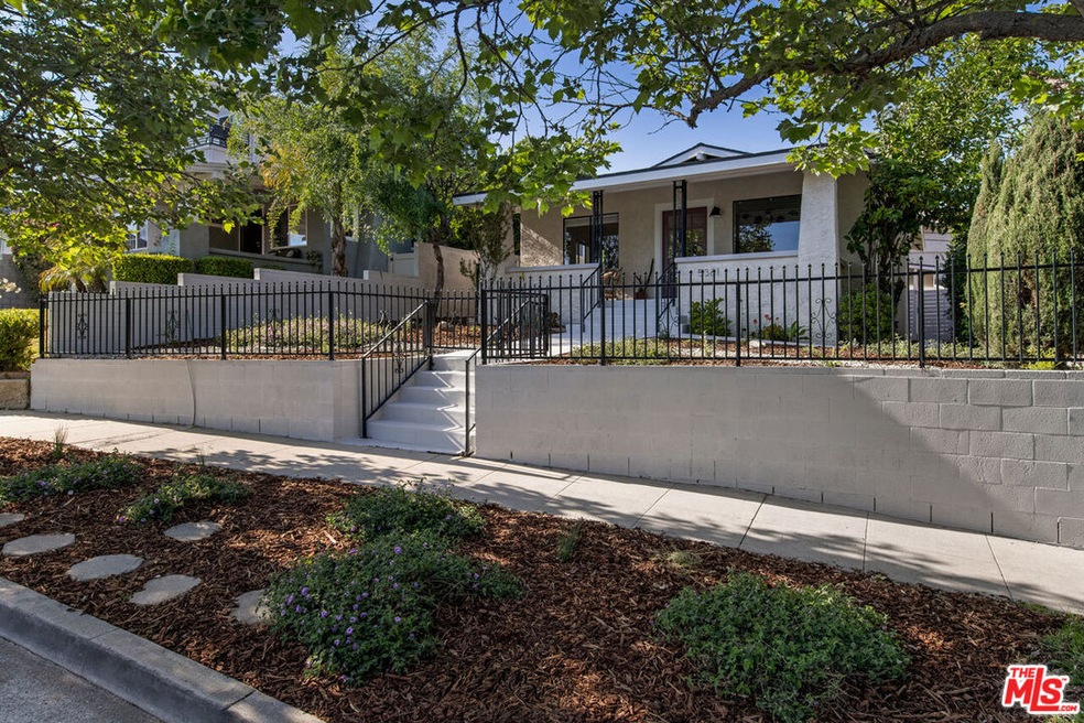 Sold $1,075,000 • Co-Listing Agent