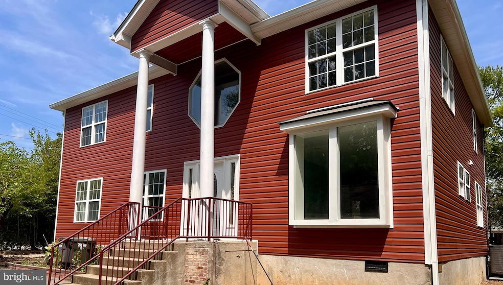 1501 Devils Reach Rd, Woodbridge, VA 22192 - photo 1