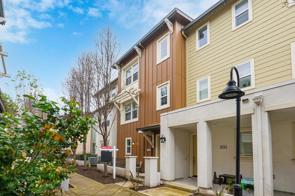 Sold $690,000 • Co-Listing Agent