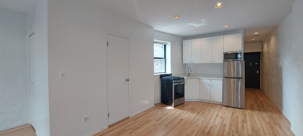 50 Macdougal St unit 16, New York, NY 10012 - photo 1