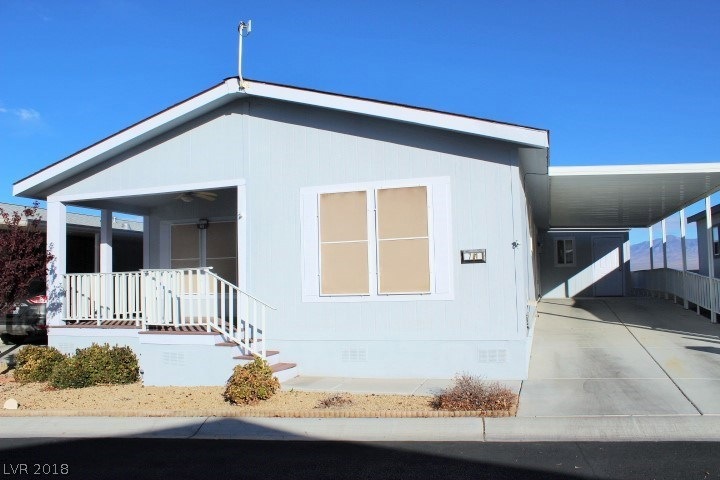 GREAT DESERT GREENS HOME, NO LAND LEASE, YOU WILL