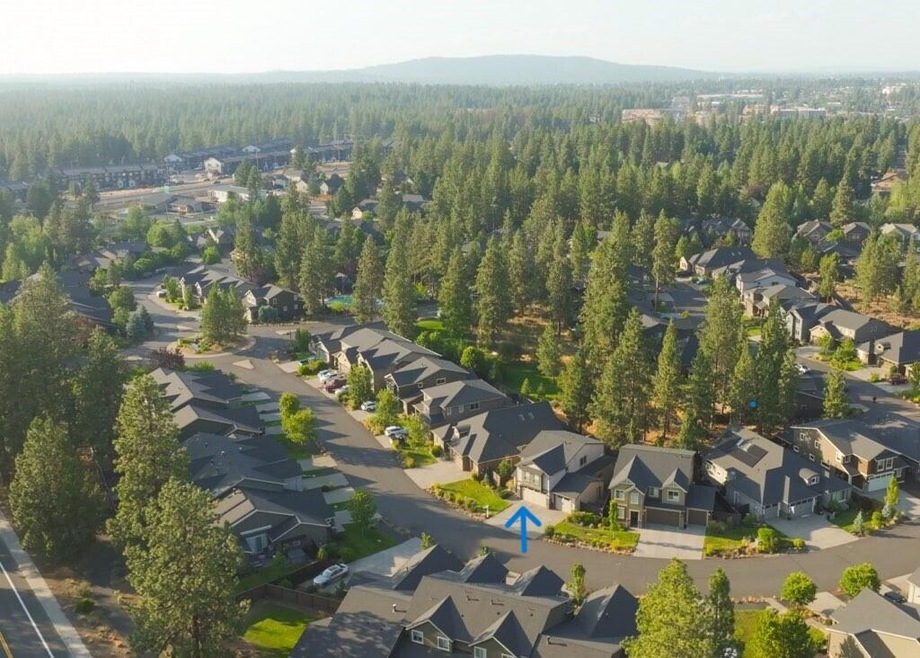 60362 SE Hedgewood Ln, Bend, OR 97702 - photo 1