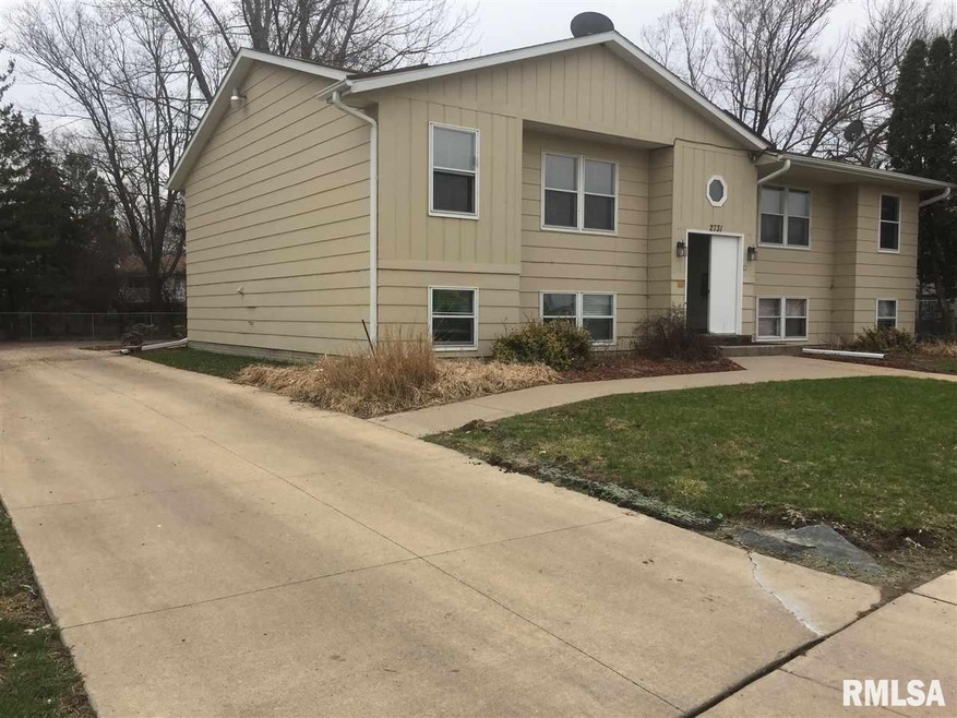 2731 W 72nd St, Davenport, IA 52806 - photo 1