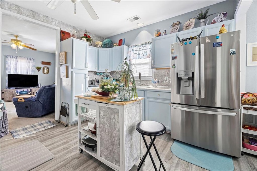 818 3rd St, Osawatomie, KS 66064 - photo 1