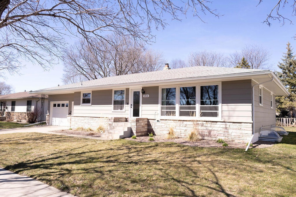 1416 E 4th Ave, Mitchell, SD 57301 - photo 1