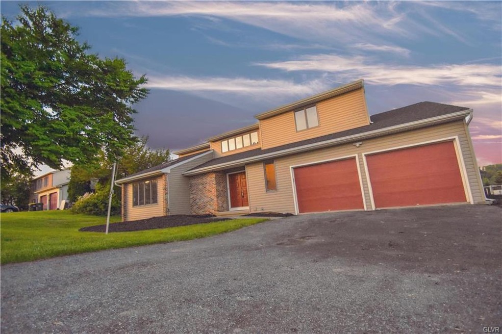 5613 Heather Ln, Laurys Station, PA 18059 - photo 1