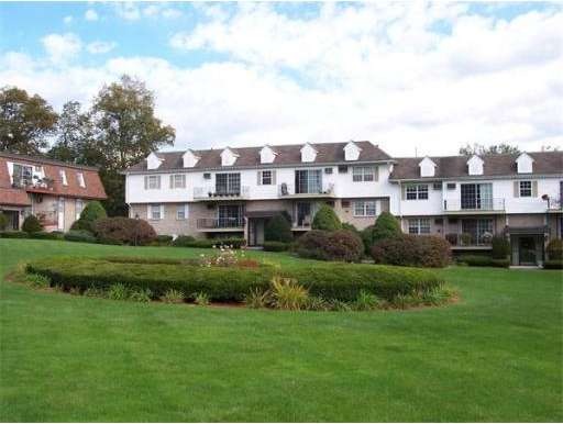 18 Williamsburg Ct unit 14, Shrewsbury, MA 01545 - photo 1