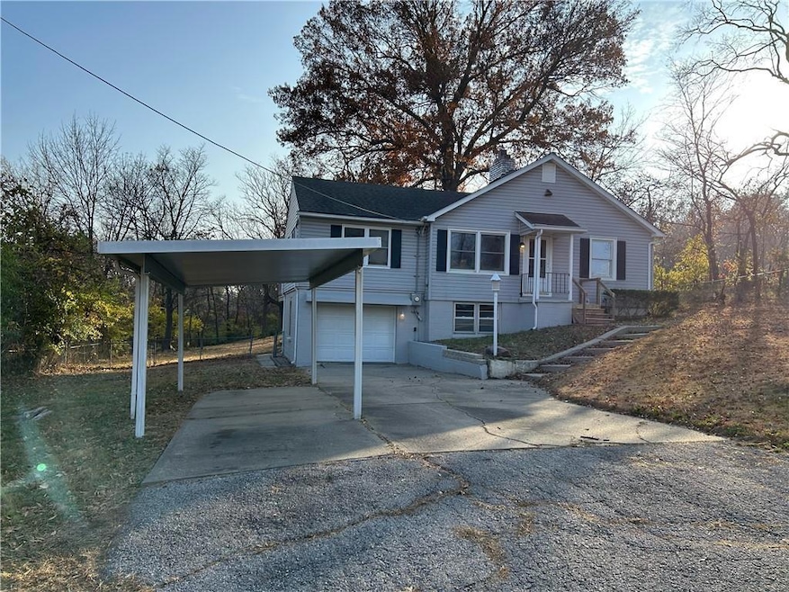 9 NW Englewood Ct, Kansas City, MO 64118 - photo 1