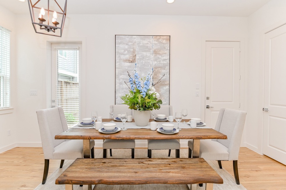 8915 Knoll Villas St, Houston, TX 77080 - photo 1