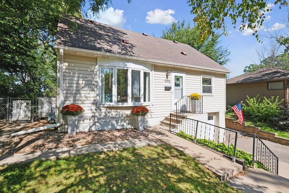 1313 Kilmer Ave, Saint Louis Park, MN 55426 - photo 1