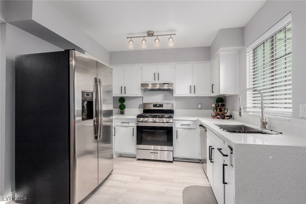 7078 Burcot Ave unit B15, Las Vegas, NV 89156 - photo 1