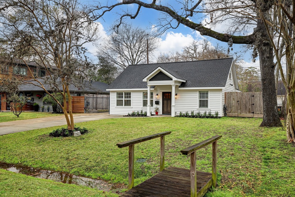 1082 Lamonte Ln, Houston, TX 77018 - photo 1