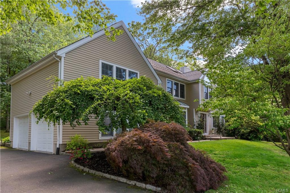 4 Woodsfords Bend, Briarcliff Manor, NY 10510 - photo 1