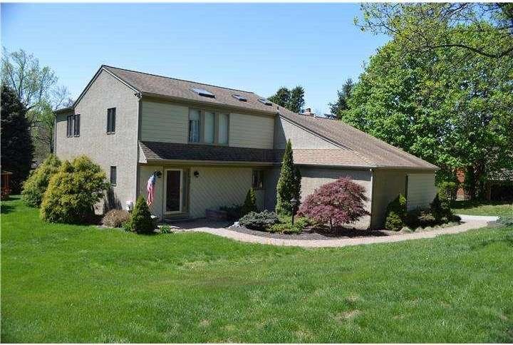 934 Aronimink Dr, Malvern, PA 19355 - photo 1