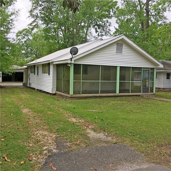 506 Mitchell St, Picayune, MS 39466 - photo 1