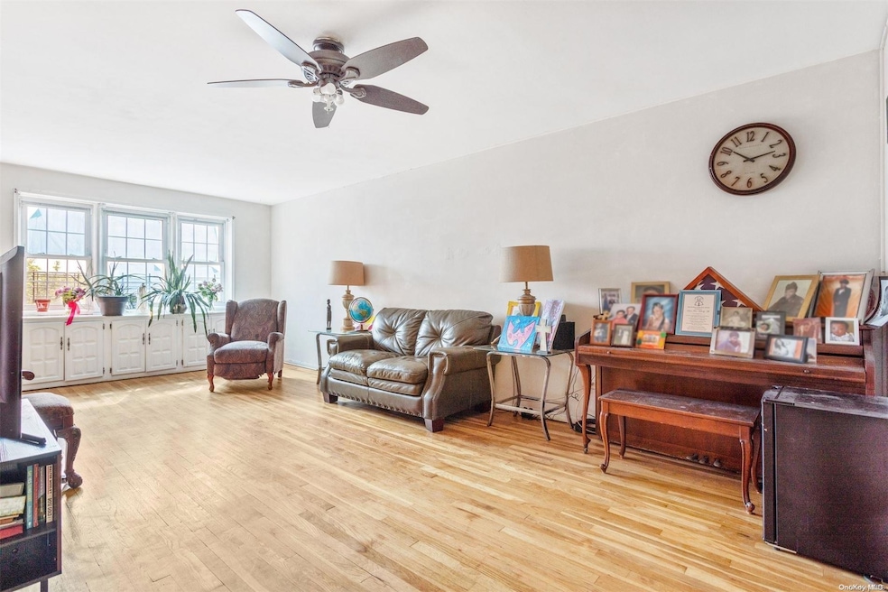 8710 149th Ave unit 4L, Howard Beach, NY 11414 - photo 1