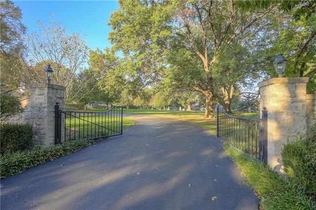 Welcome home to 4911 W. 111th Terrace in beautiful