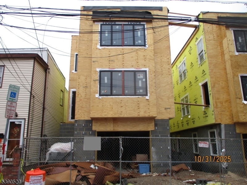 682 N 7th St, Newark, NJ 07107 - photo 1