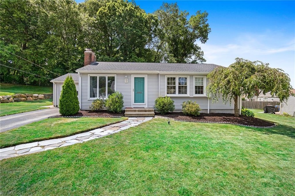 94 Rockcrest Dr, Cranston, RI 02920 - photo 1