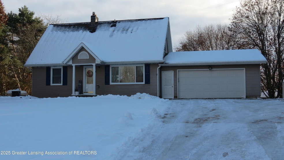 2327 W Taft Rd, Saint Johns, MI 48879 - photo 1