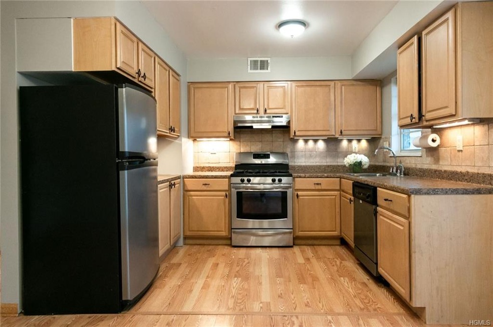 48 Bon Aire Cir unit C12, Suffern, NY 10901 - photo 1