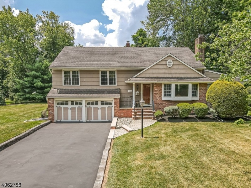 1915 Duncan Dr, Scotch Plains, NJ 07076 - photo 1