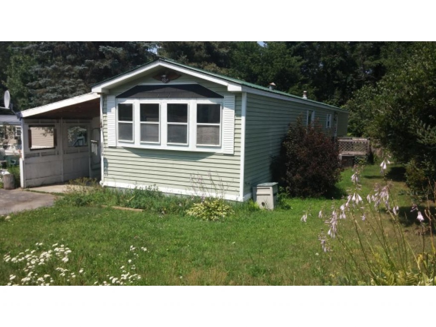 1016 Mountainview Ave, Charlestown, NH 03603 - photo 1