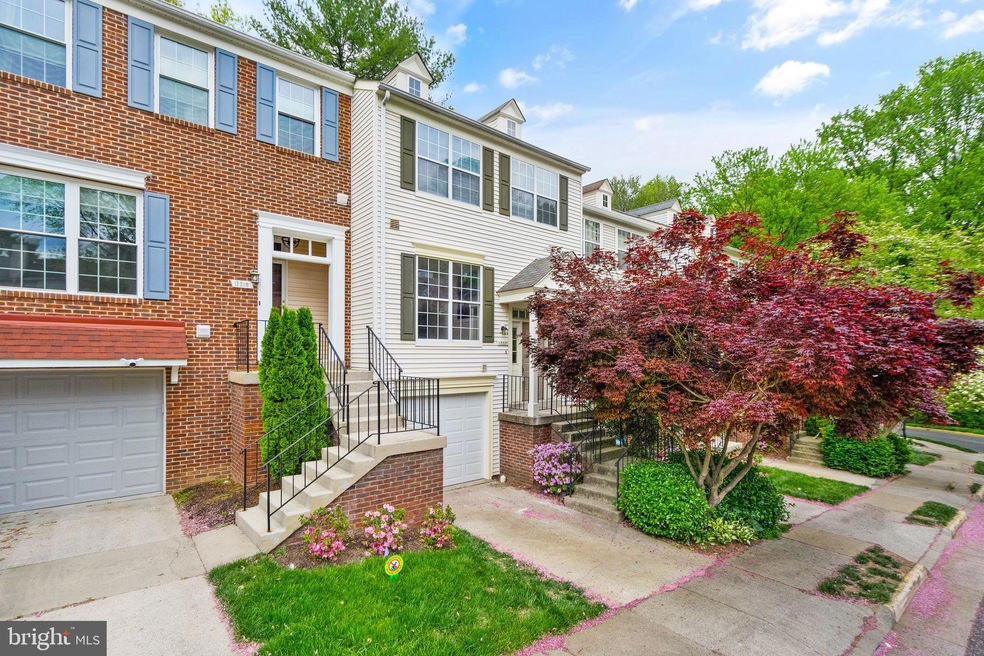 12221 Wye Oak Commons Cir unit 69, Burke, VA 22015 - photo 1