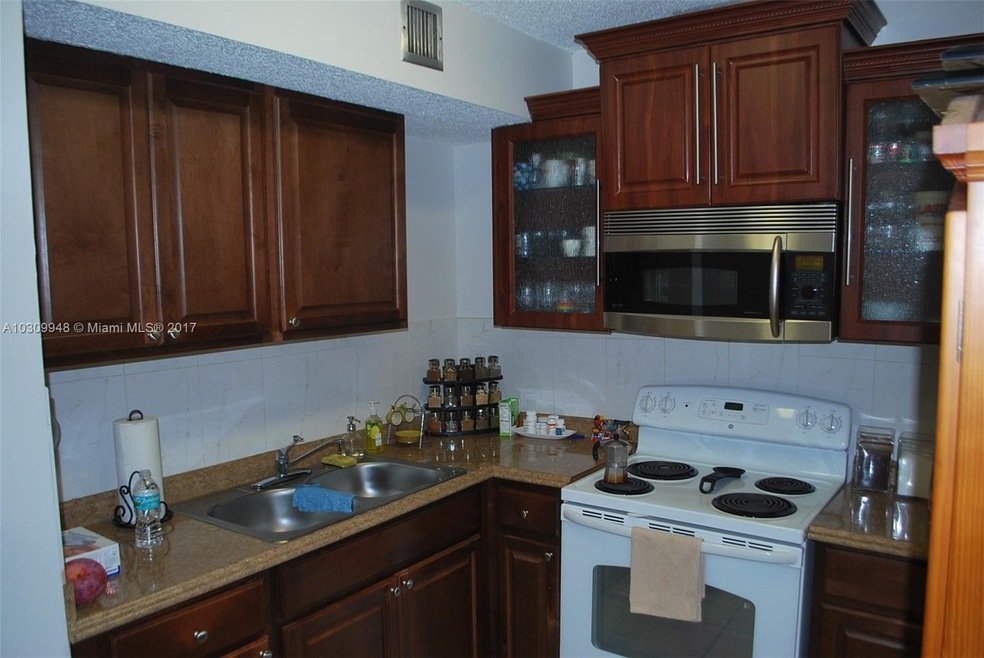2229 W 53rd Place unit 2229, Hialeah, FL 33016 - photo 1