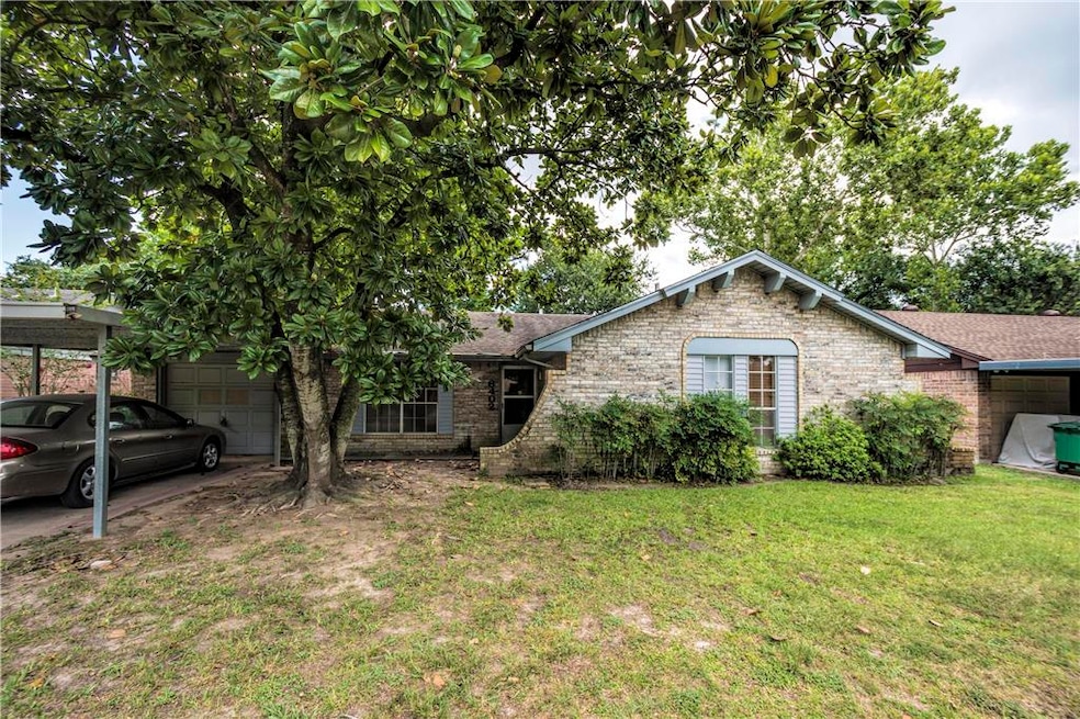 6402 Lautrec Dr, Houston, TX 77088 - photo 1