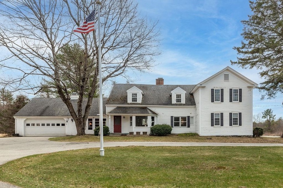 575 Maple St, Hopkinton, NH 03229 - photo 1