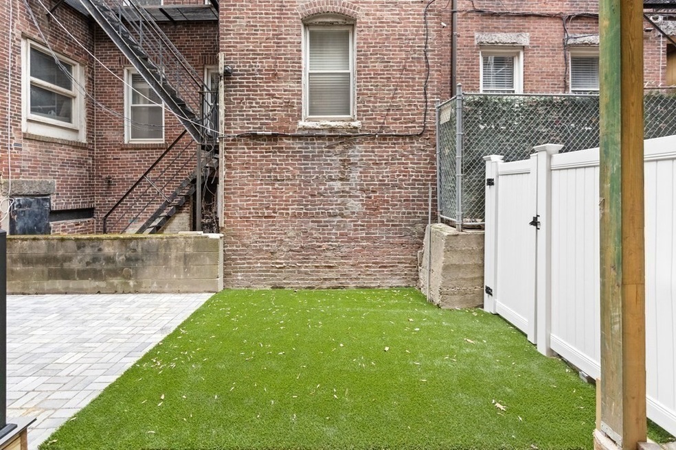 166 Salem St unit 2, Boston, MA 02113 - photo 1