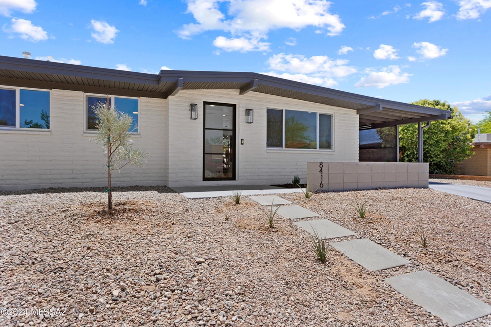 8416 E 23rd St-29