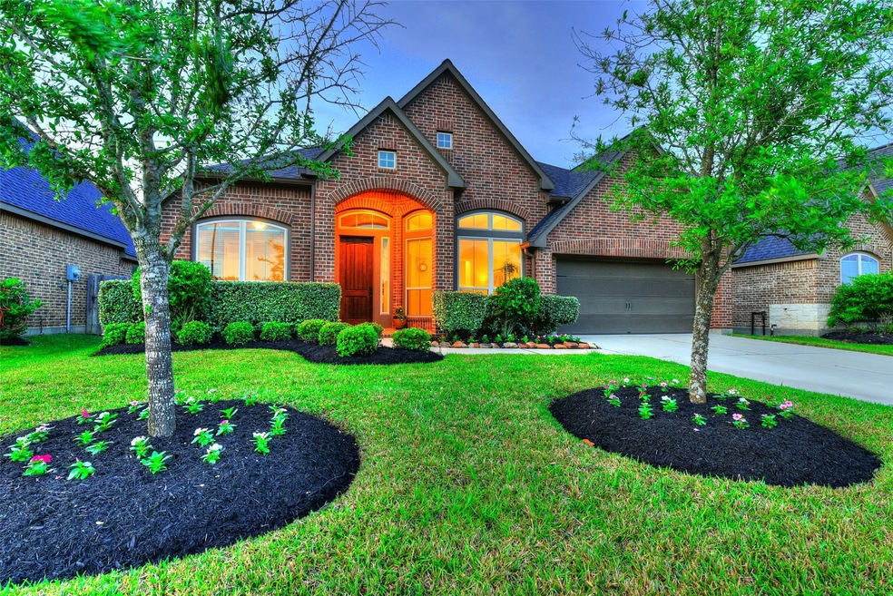 Welcome home! This gorgeous one story will certainly impress even the pickiest of buyers! Meticulously maintained and in better-than-new condition!