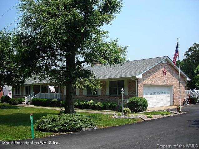 FRONT 207 Michaels Lane_1523 - Copy - Co