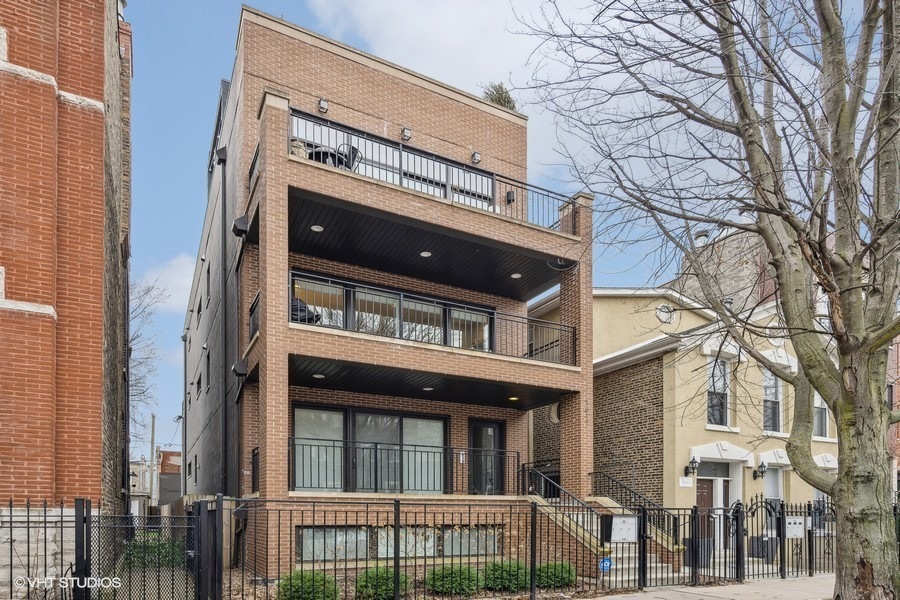 1817 W Iowa St unit 2, Chicago, IL 60622 - photo 1