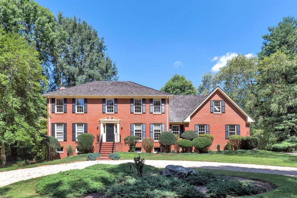 560 Arrowhead Dr, Earlysville, VA 22936 - photo 1