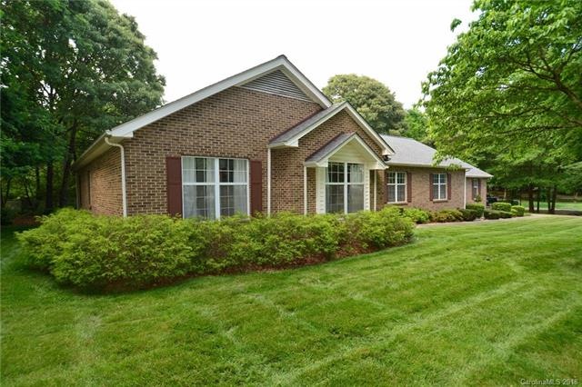 Welcome to this well-maintained ranch w/ basement 