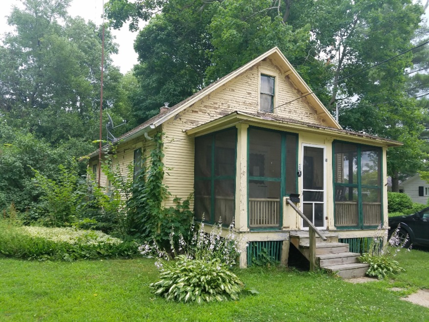 321 S Jefferson St, Marshall, MI 49068 - photo 1
