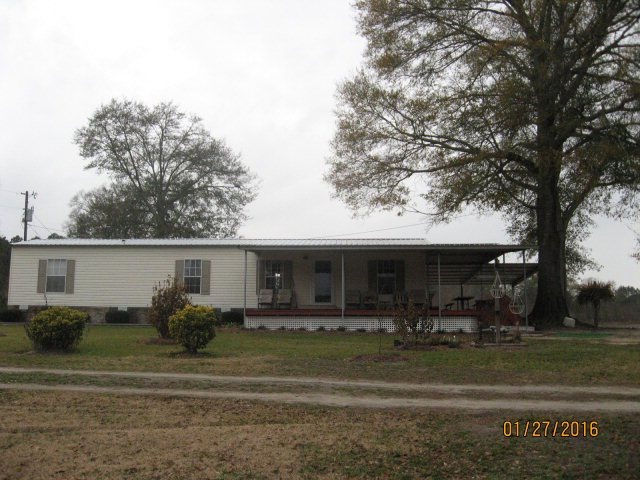 1060 Ivy Rd, Douglas, GA 31533 - photo 1