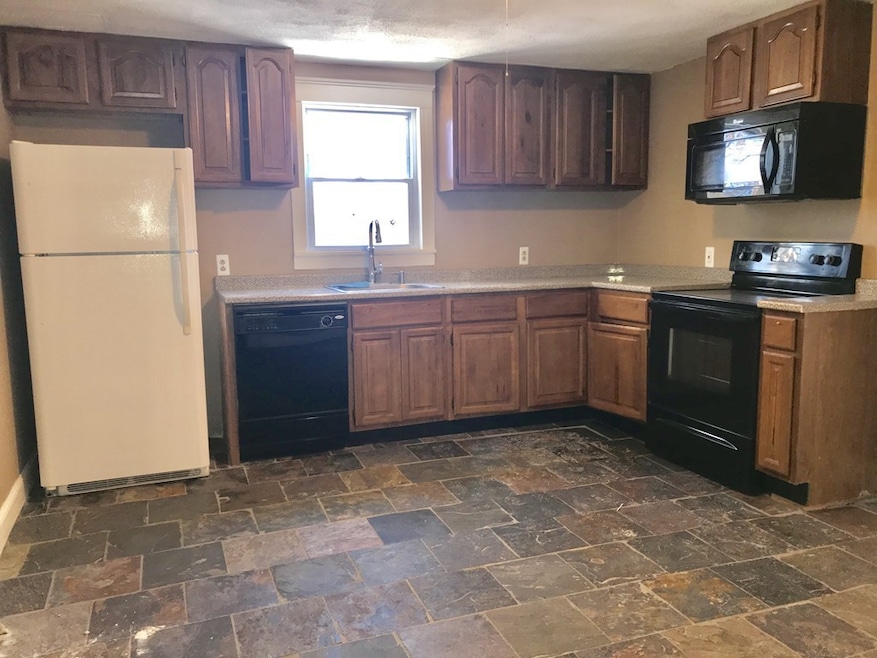 38 Tatman St unit 1, Worcester, MA 01607 - photo 1