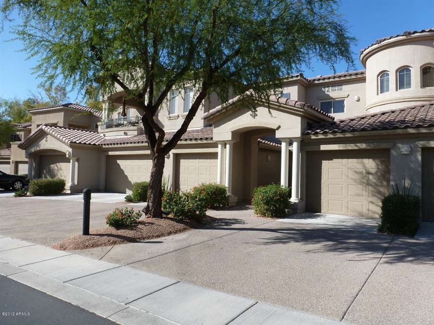 FRONT OF HOME / NICE CURB APPEAL