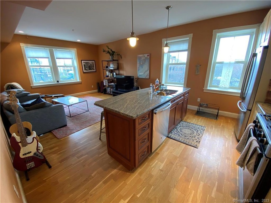 629 Chapel St unit 4A, New Haven, CT 06511 - photo 1