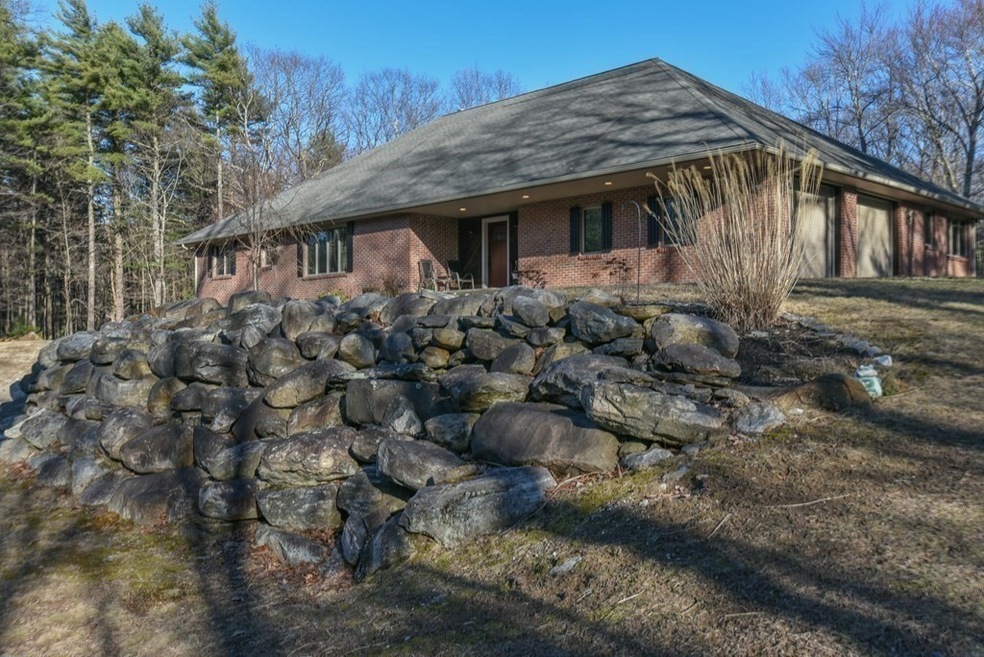 64 Butterhill Rd, Pelham, MA 01002 - photo 1