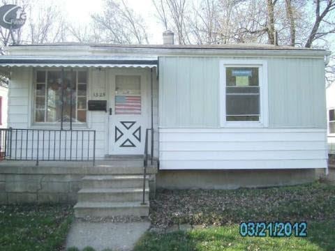 1325 Waldman Ave, Flint, MI 48507 - photo 1