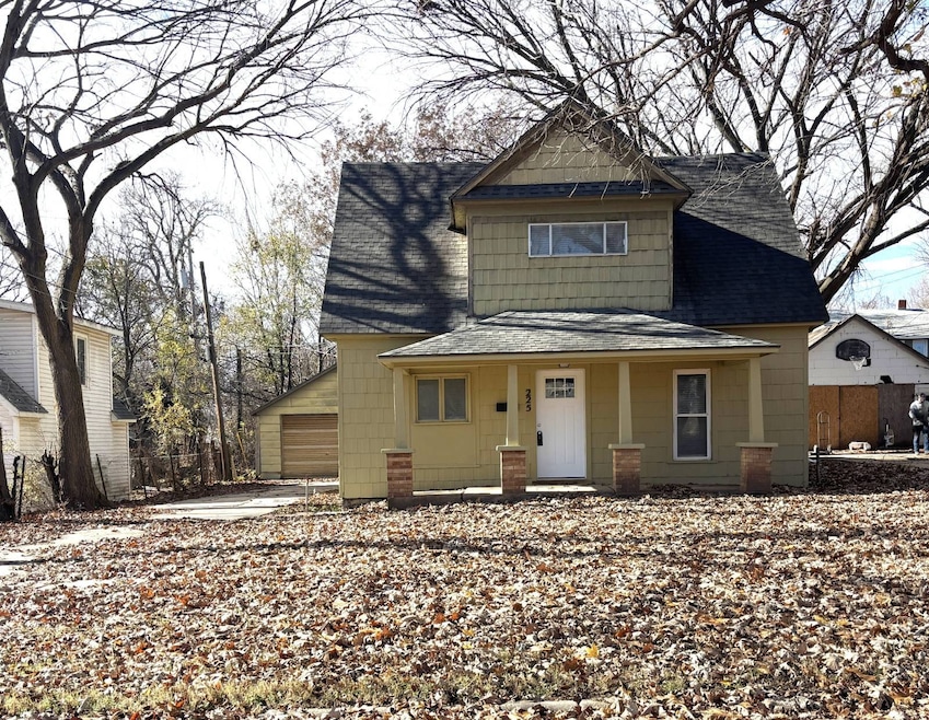 225 N Lincoln St, Kingman, KS 67068 - photo 1