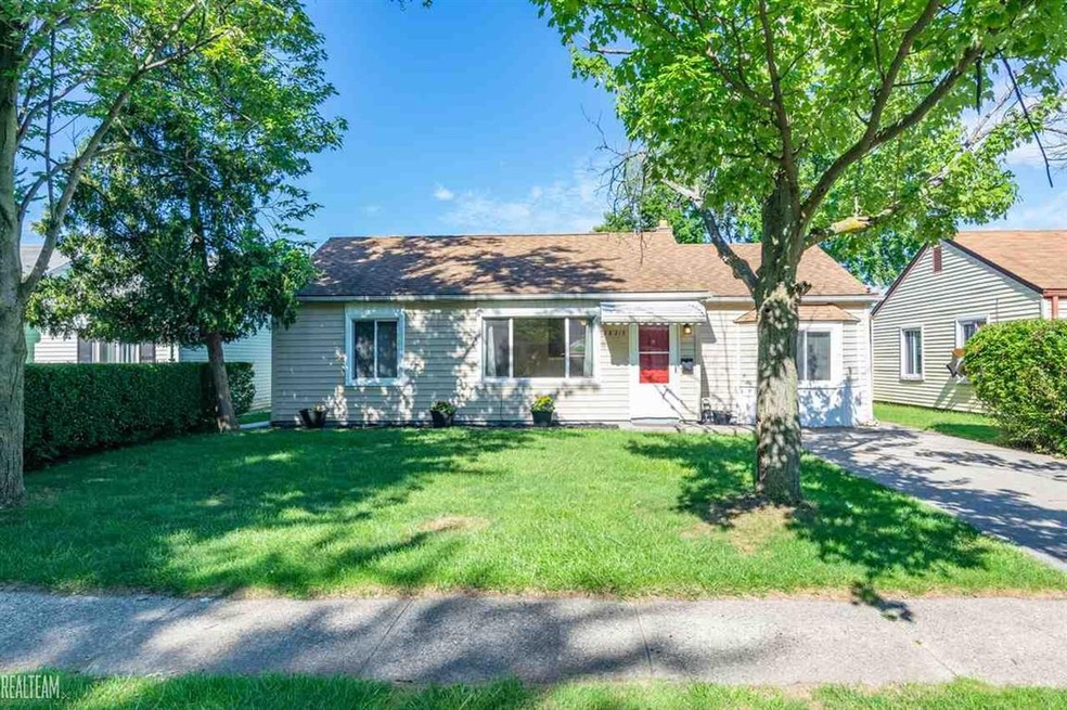 26213 Nagel St, Roseville, MI 48066 - photo 1