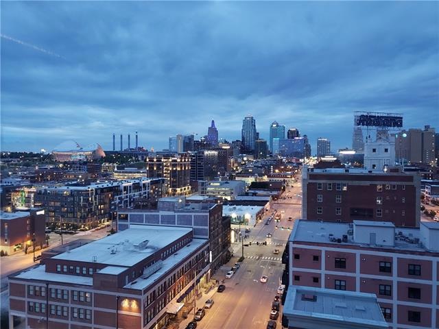 2107 Grand Ave unit 605, Kansas City, MO 64108 - photo 1