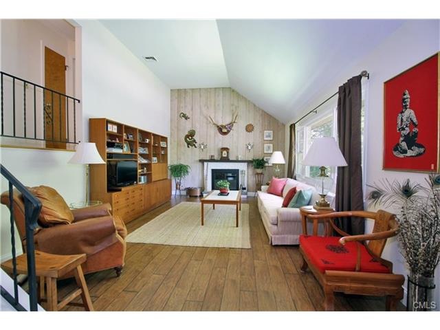 61 E Rocks Rd, Norwalk, CT 06851 - photo 1