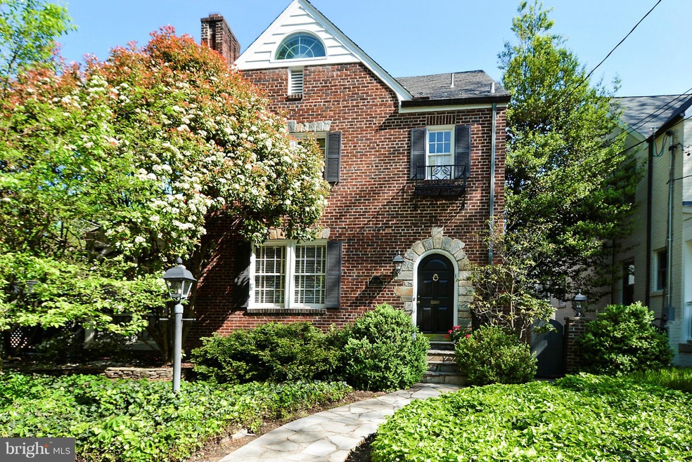 5009 Albemarle St NW, Washington, DC 20016 - photo 1